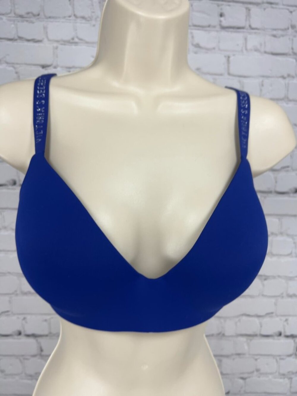 Victoria's Secret Blue Logo Strap T-Shirt Lightly Lined Wireless Bra 34DD